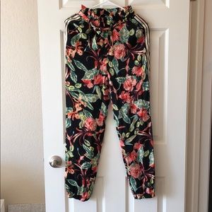 Floral print trousers with paperbag tie waist